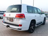 Toyota Land Cruiser VXR 2021